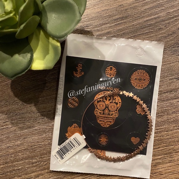 ⬇️ NWT Alex & Ani Rose Gold Star Beaded Bangle - Picture 2 of 3